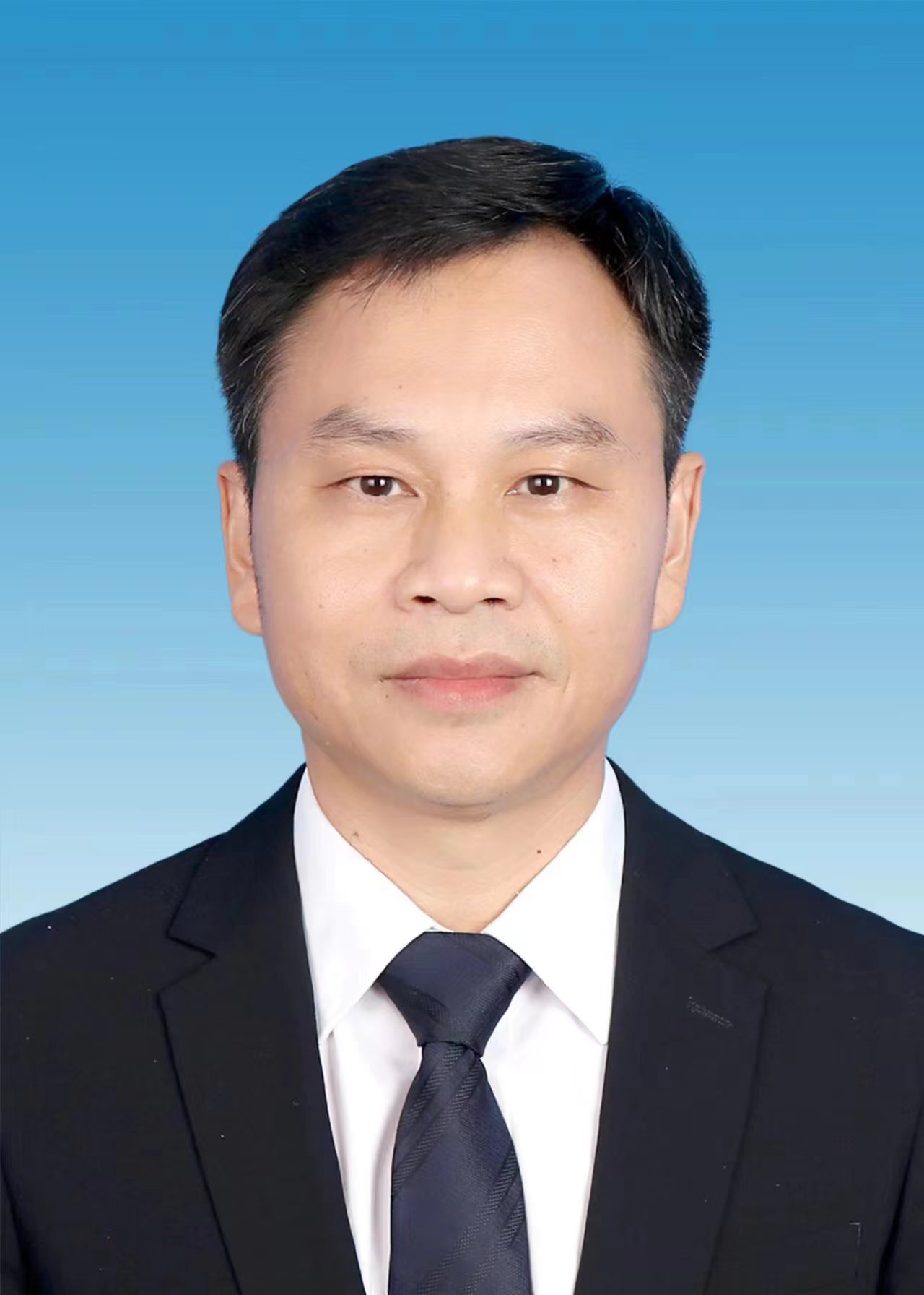  /p> p data-id="u4o4f9day5ek">现任福建省国防动员办公室党组成员