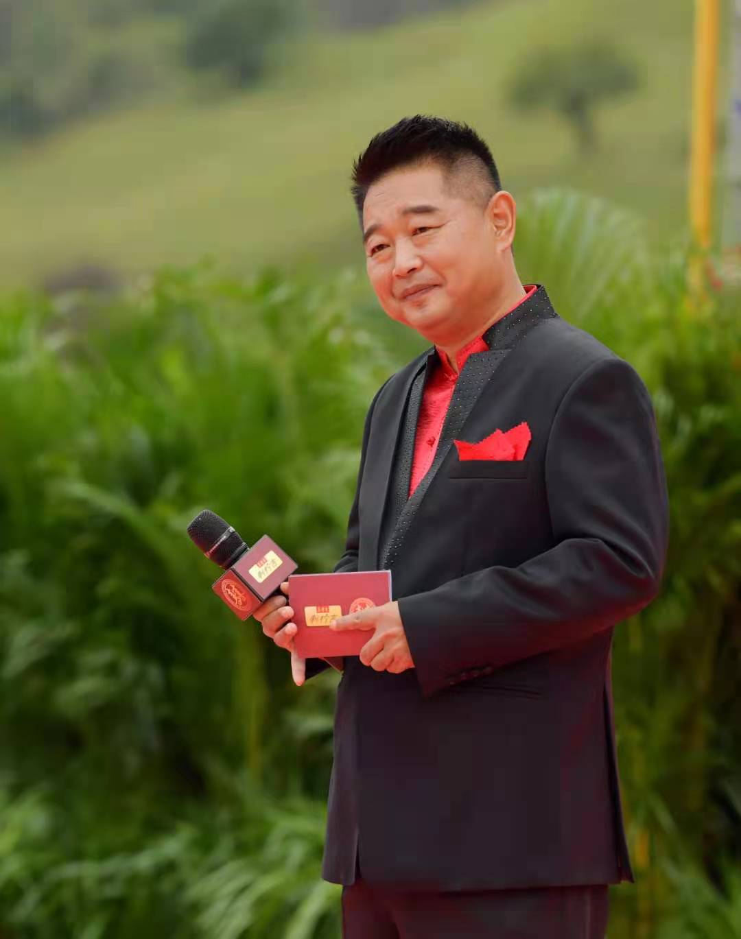 n0m0">肖东坡,1969年4月27日出生于山东济南,中共党员,制片人,主持人