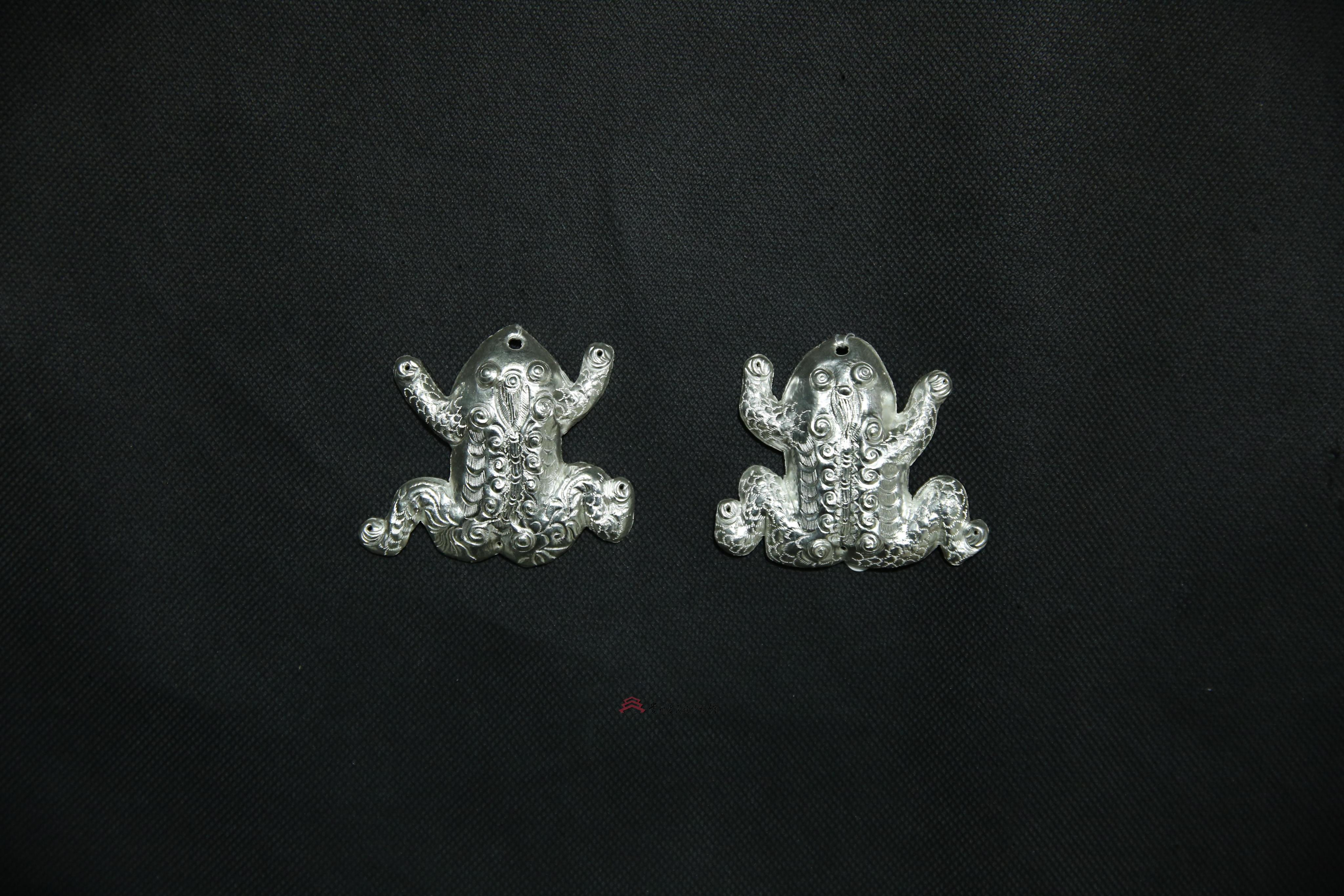 当代荔波水族帐帘银蛙配饰