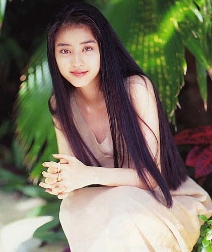  p>小泽真珠,1977年1月3日出生于大阪府吹田市,日本女演员,一代玉女