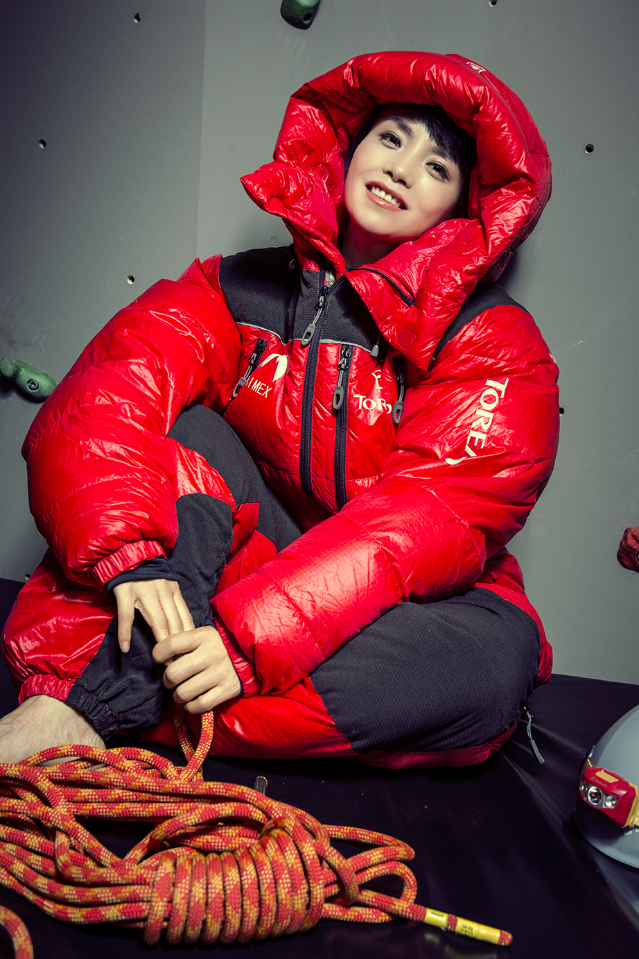 王静 ,中国户外品牌" a target="_blank" href="/item/探路者/9555367