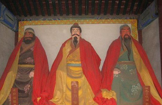 为什么刘备那么幸运，一出道就结拜了两个“万人敌”兄弟？_百科TA说
