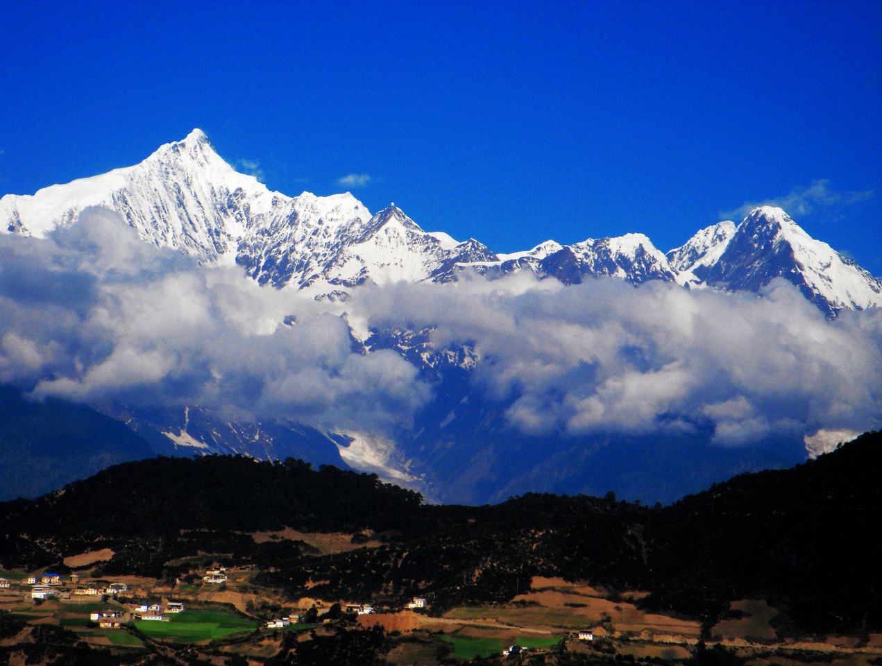 p>卡瓦格博峰,太子雪山主峰,藏区八大 a target="_blank" href="