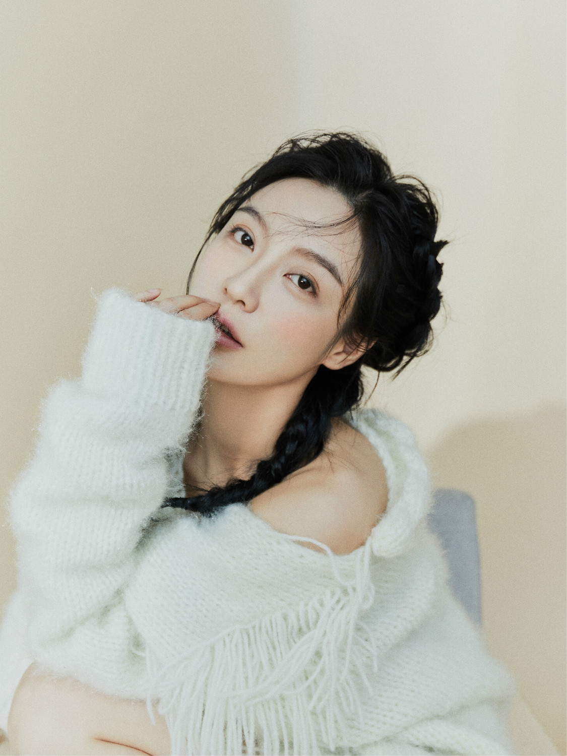  p>熊悦希 i>(原名:熊欣) /i>,出生于湖南省