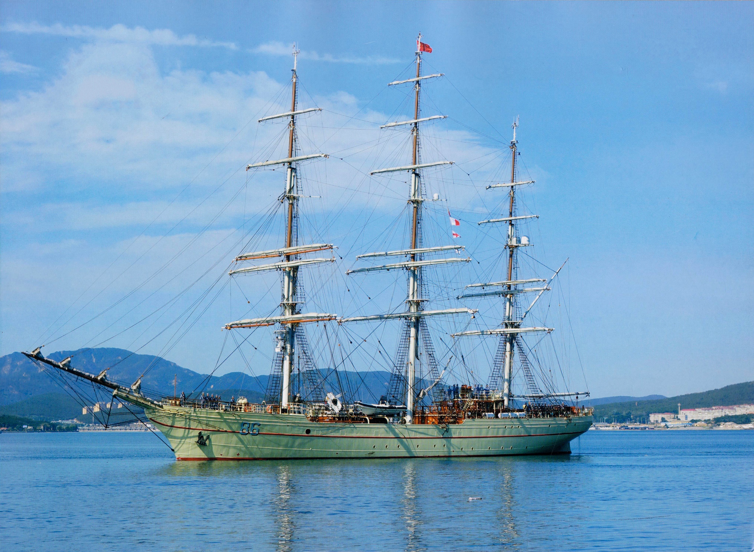  p data-id="gnx92fkl0e">破浪号风帆训练舰是中国海军首艘风帆训练舰