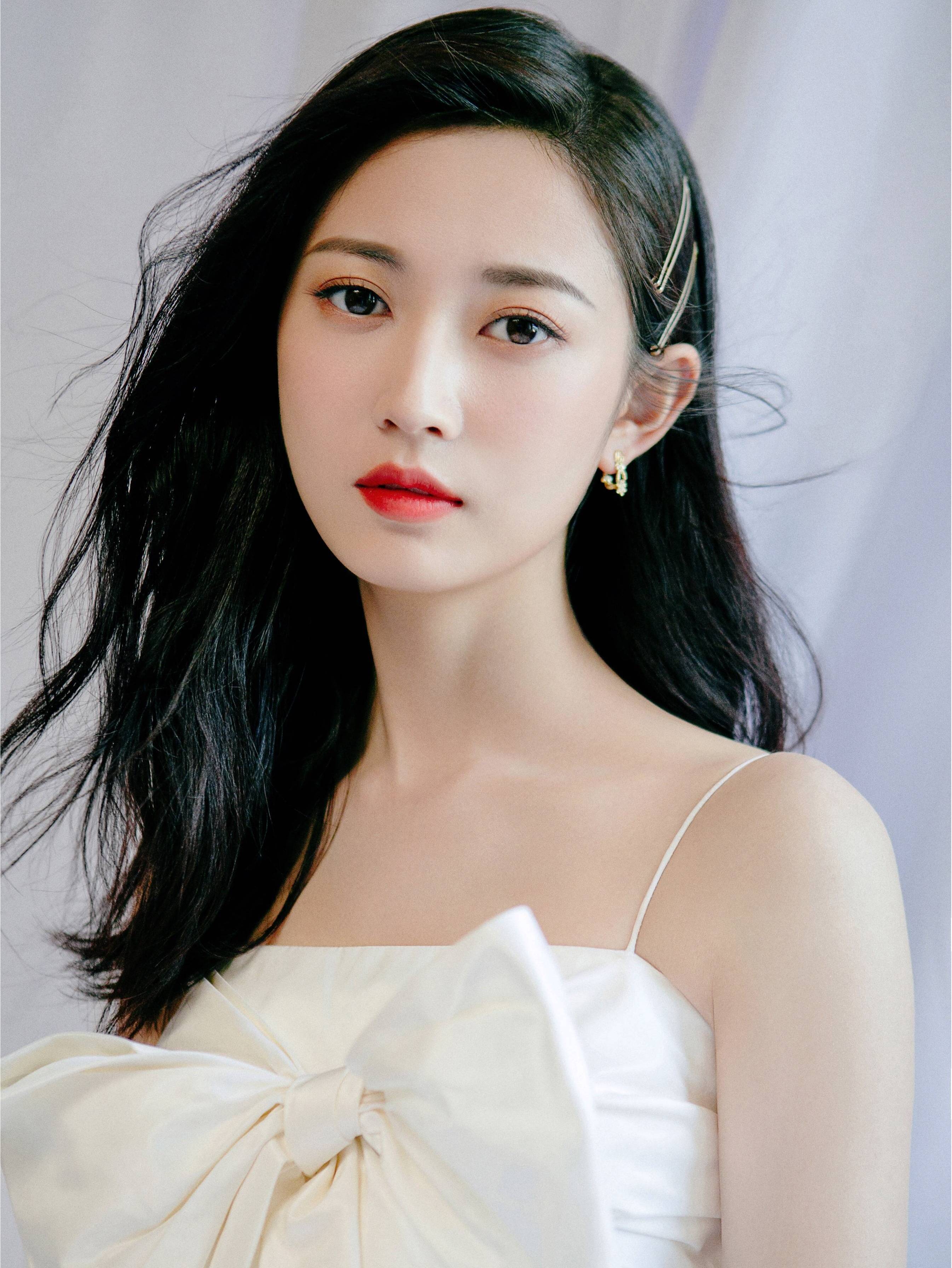  p>陈钰琪,1992年7月29日出生于四川省成都市,中国内地影视女演员