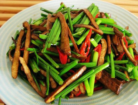 韭菜苔炒香干