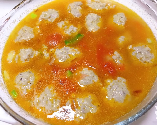 胡萝卜西红柿肉丸汤