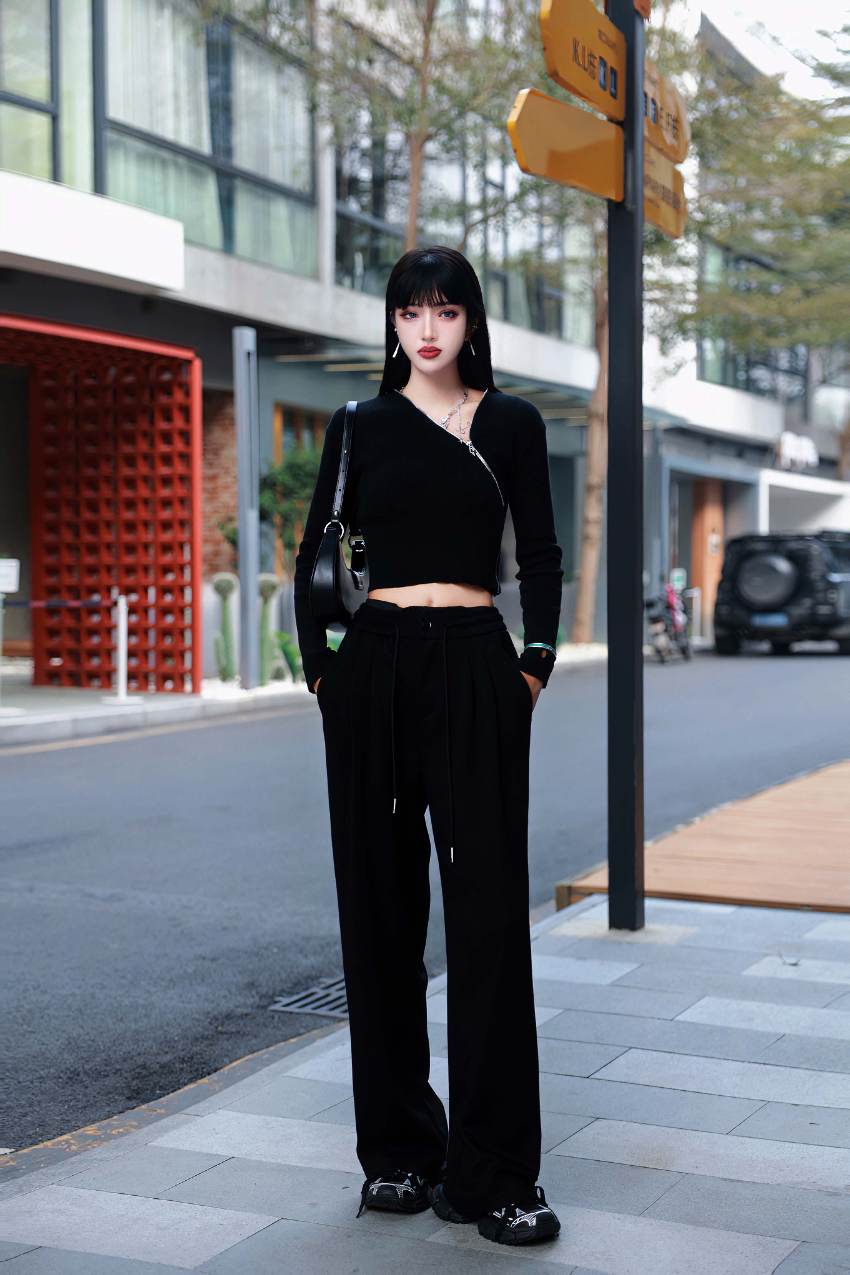  p data-id="smrm8xyvxehi">余凯文,出生湖北宜昌,中国内地女模特.