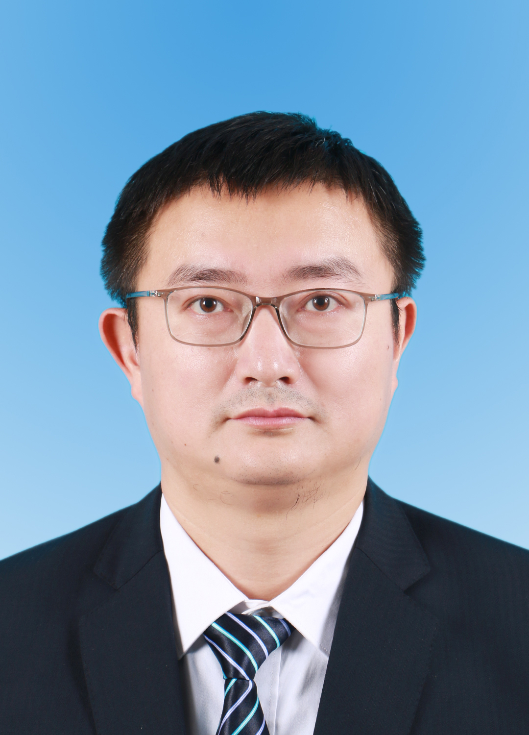 四级主任科员,综合科科长