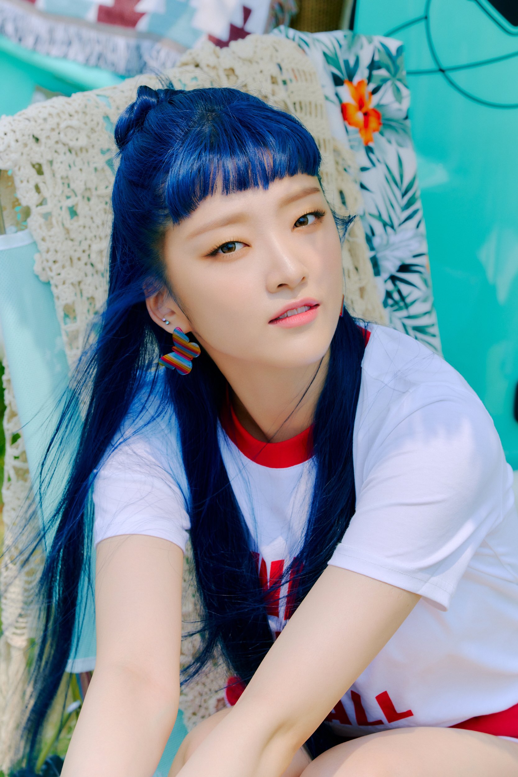 是playm entertainment于2020年6月30日推出的韩国女子演唱组合