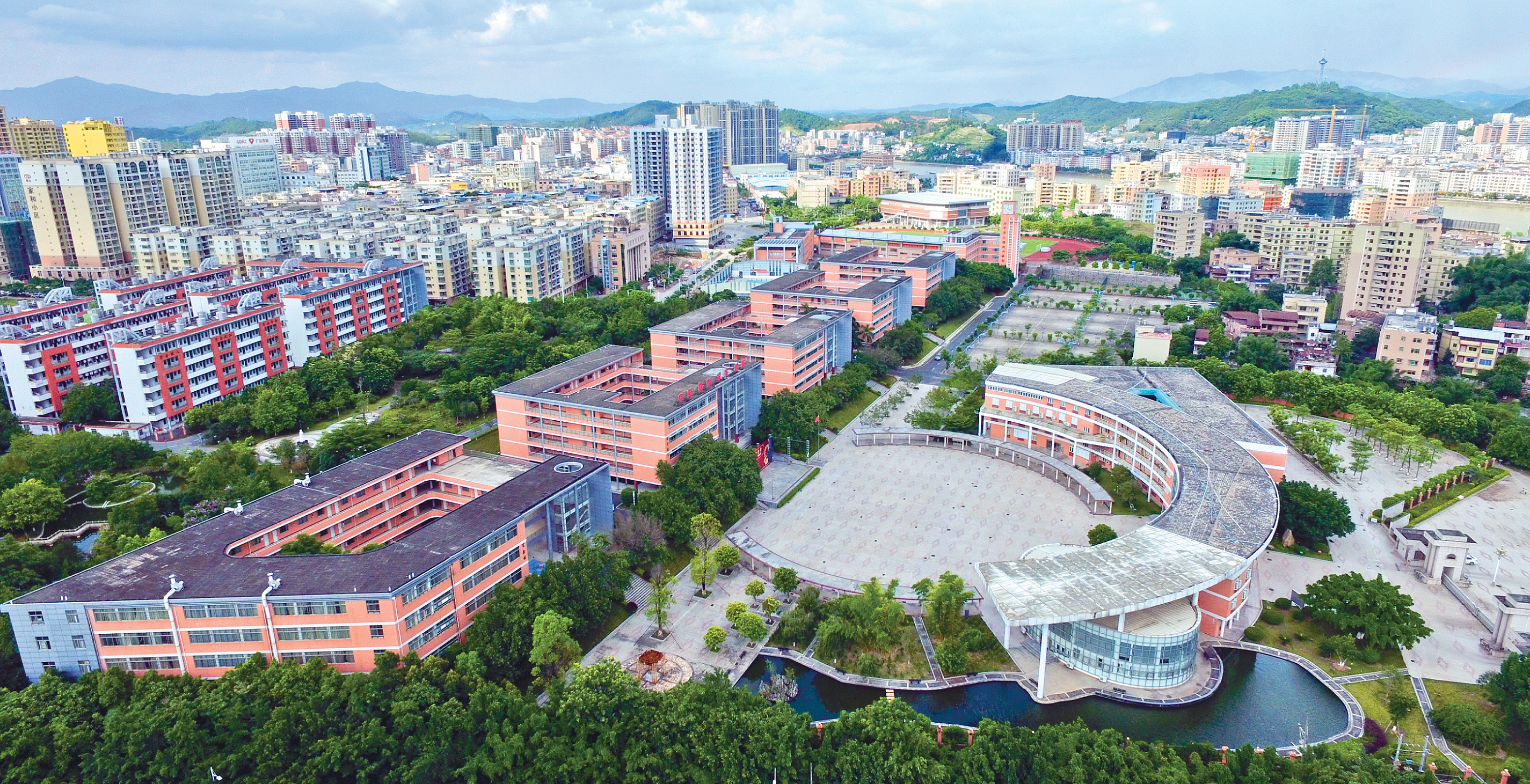 龙川县第一中学