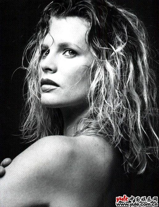  p>金·贝辛格,1953年12月8日出生于美国乔治亚州阿森斯镇,美国演员