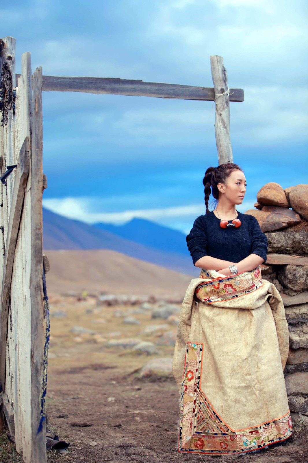  p data-id="gnwkp1j659">阿斯根,女,中国藏族,歌手,2014年受邀担任 a
