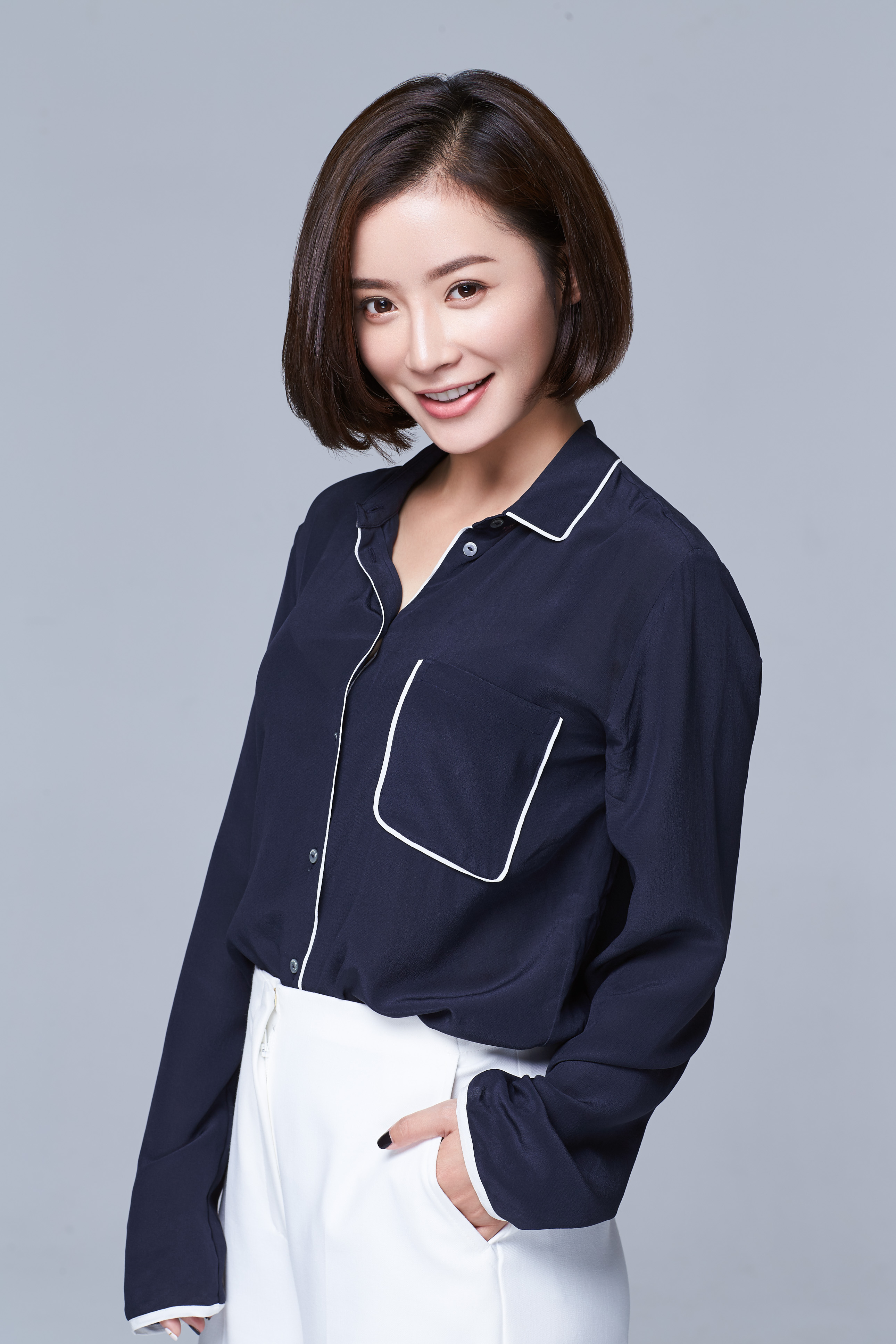 id="gnswnp85y2">瑛子,原名敬虔,1月19日出生于重庆,中国内地女演员