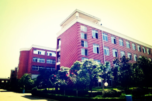 四川省眉山中学校