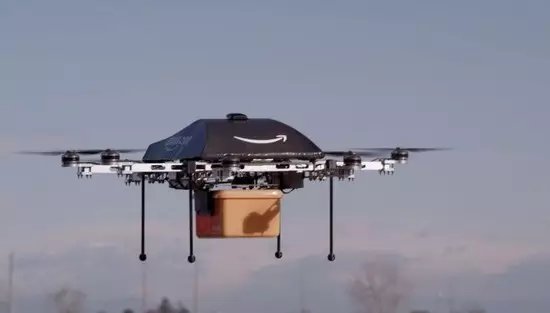 Apple Park 最新夜景航拍 全新小黄车亮相 三级变速 还有大灯 百科ta说
