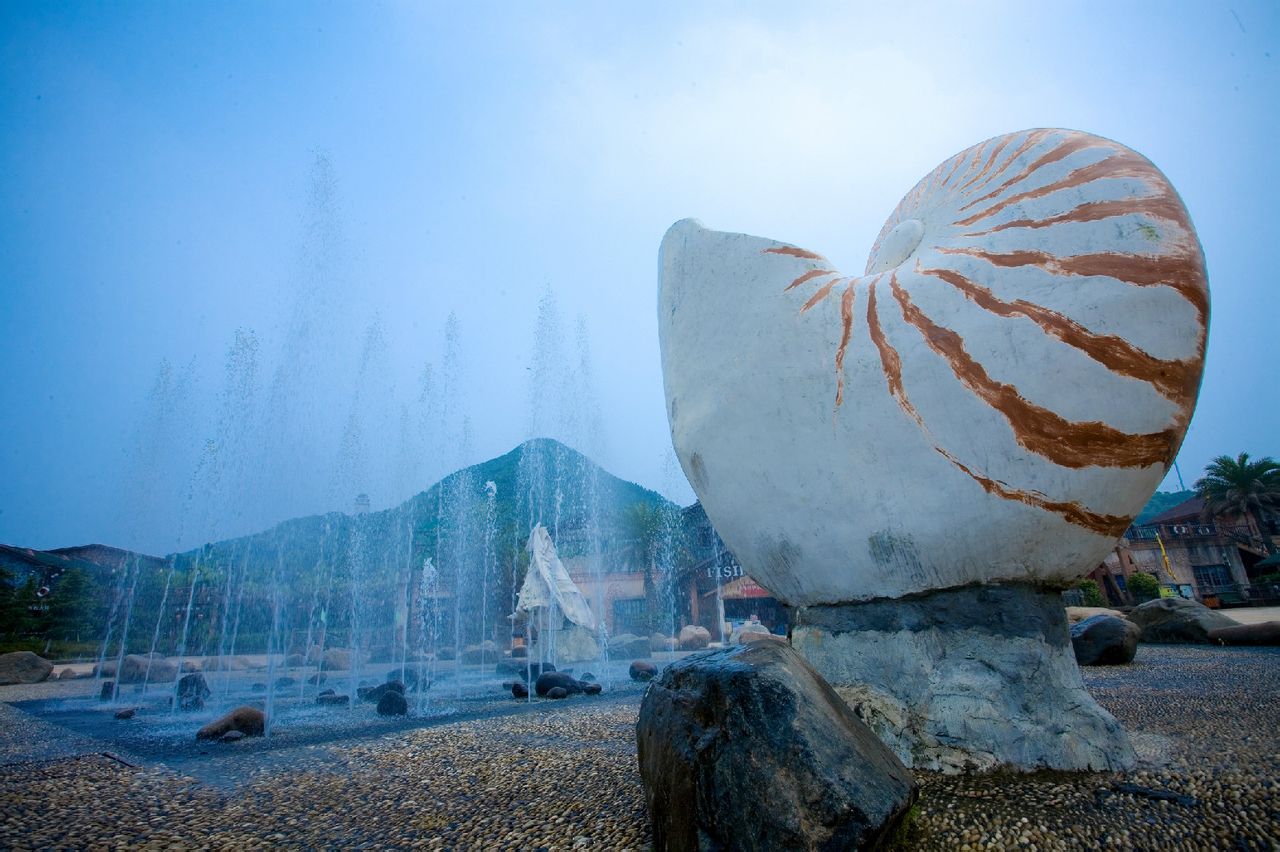 data-id="gnzlc9vfrl">中国渔村,位于浙江省宁波市象山县,是指"石浦"