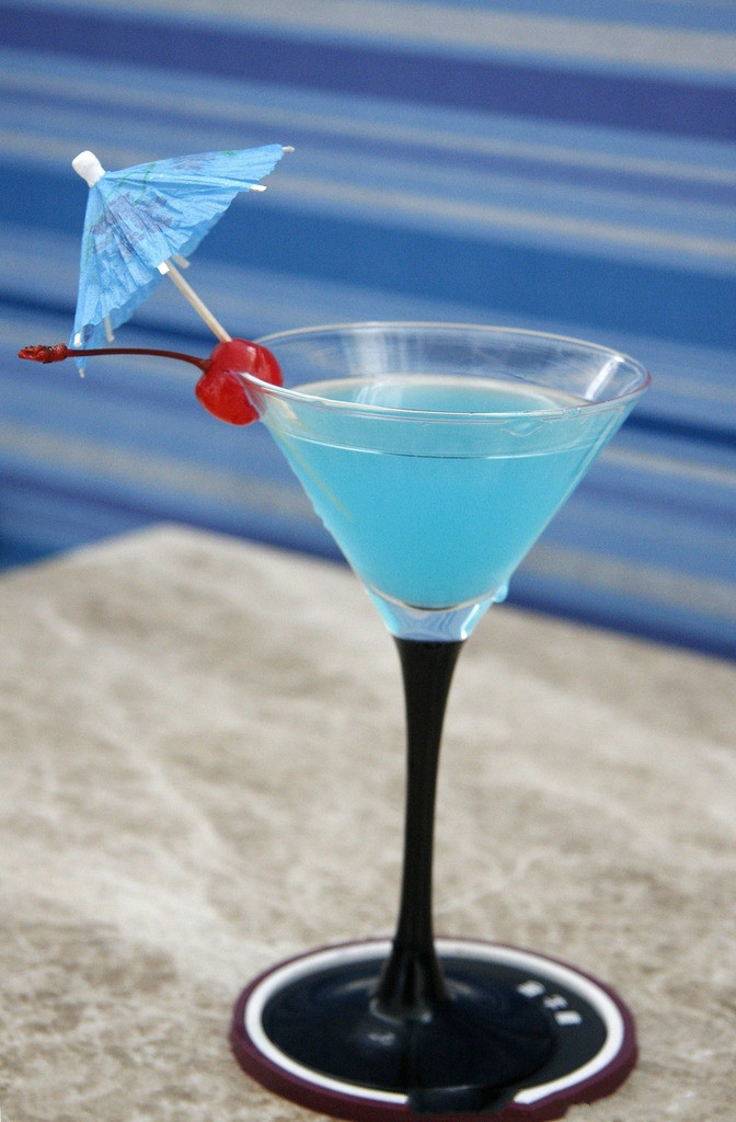  p data-id="gnwohhyoil">蓝色夏威夷(blue hawaii),这款 a target="