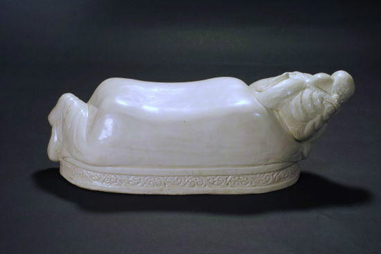 宋代白瓷美人枕