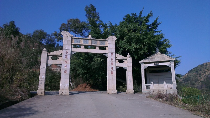 p>龙池岩寺,始建于南北朝(南宋)永初(420-422年)年间,位于漳州市与