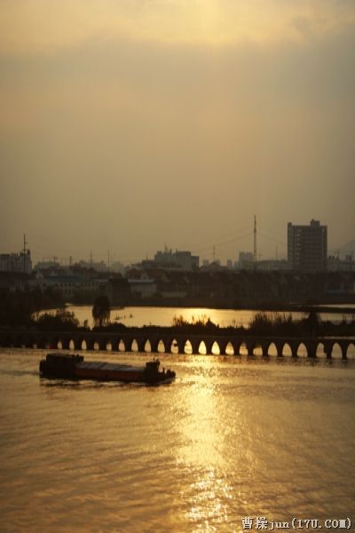 bridge),别名长桥,是中国江苏省苏州市境内的一座桥梁,南北横卧于大