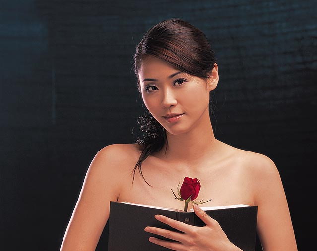  p>刘绰琪 i>(原名刘依清) /i>,1975年2月7日出生,中国香港女演员