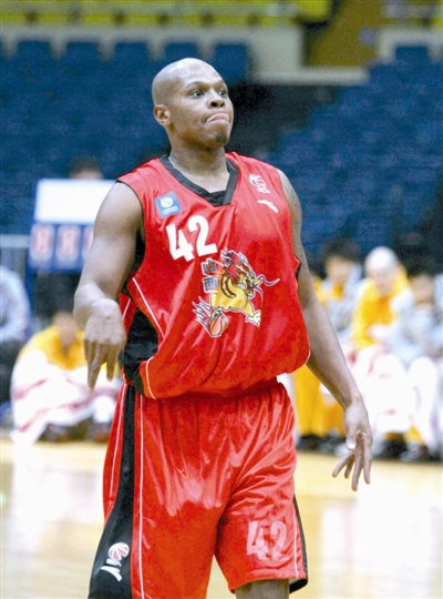  p>邦奇·威尔斯(bonzi wells),1976年9月20日出生于美国 a target="