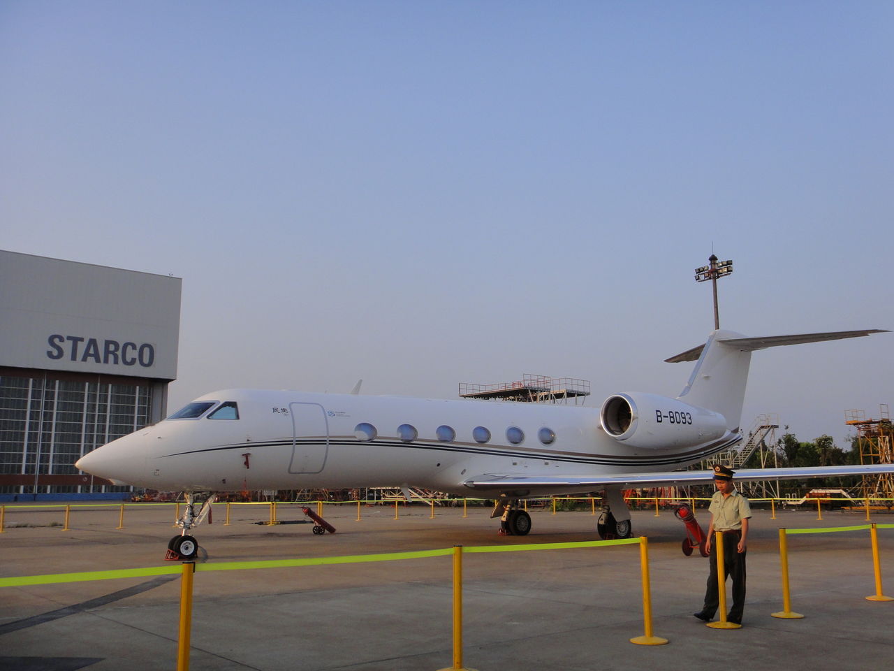 私人飞机的专业展会,于2010年8月13-15日在上海虹桥国际机场停机坪