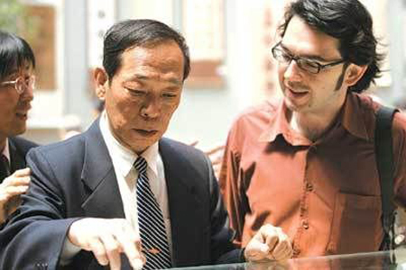  p>爱新觉罗·毓岚,又名金毓岚,曾是北京市重点高中和平街一中资深