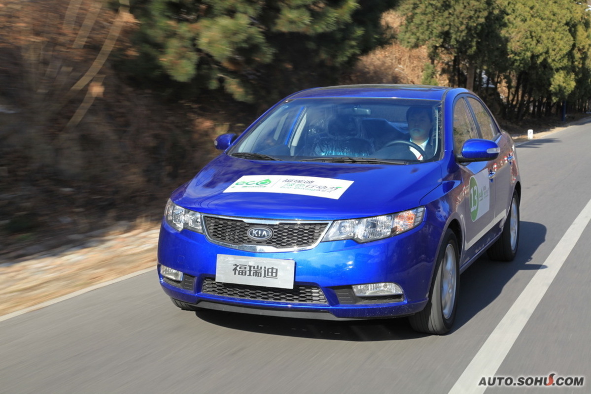  p>起亚福瑞迪是起亚新一代全球战略车型,起亚福瑞迪(forte)是起亚