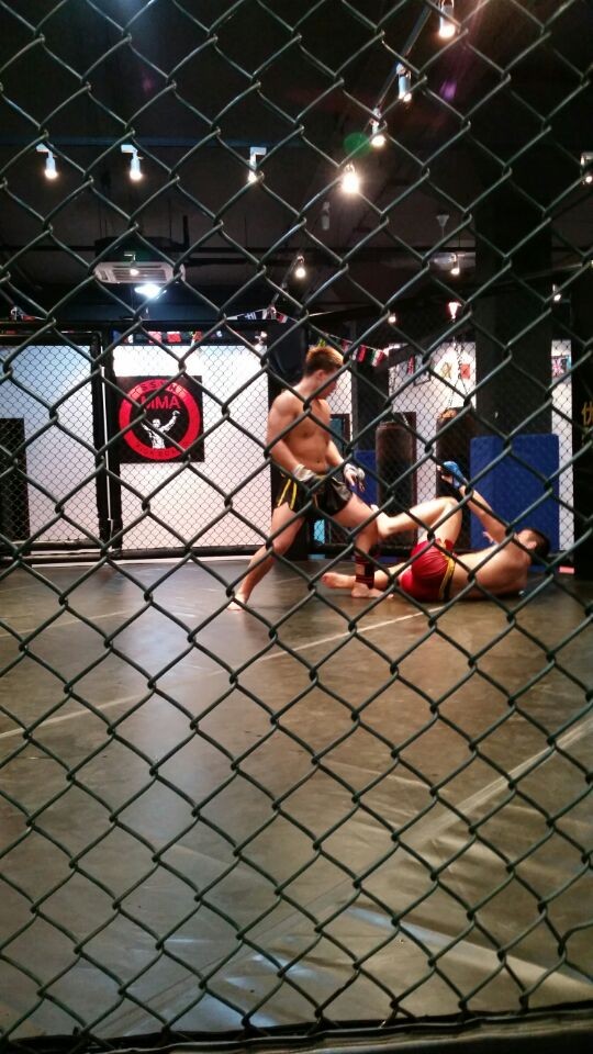  p>上海盛世英豪搏击俱乐部成立于2012年6月,是一家以综合格斗(mma)为