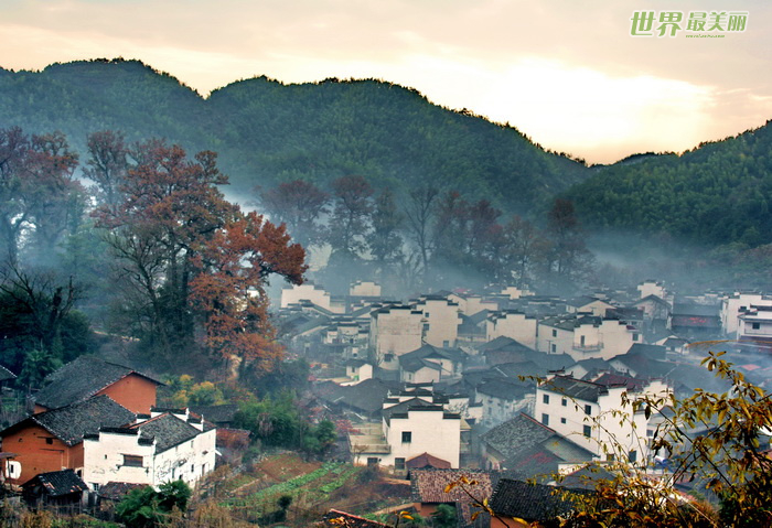  p data-id="gnzla965sc">仙人下棋位于黄山始信峰右侧,像是几个身着