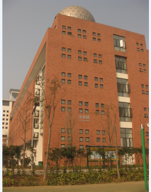  /p> p>2014年秋,华中大附中接管光谷二初,即原" a target="_blank"