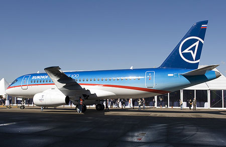 俄苏霍伊超级100型客机