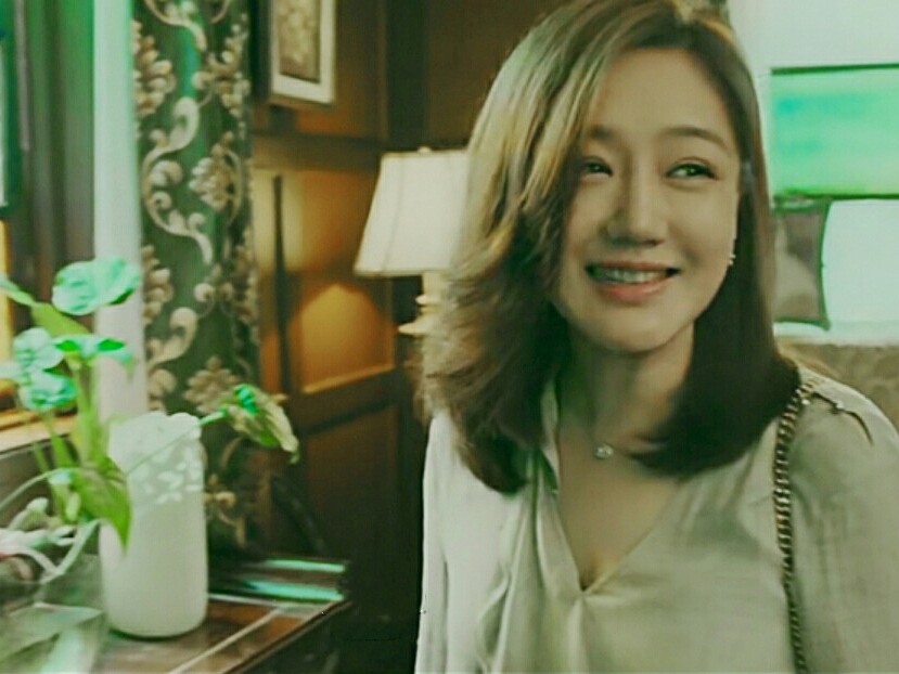 p>薛佳凝,1978年8月13日出生于黑龙江省哈尔滨市,中国内地女演员,歌手