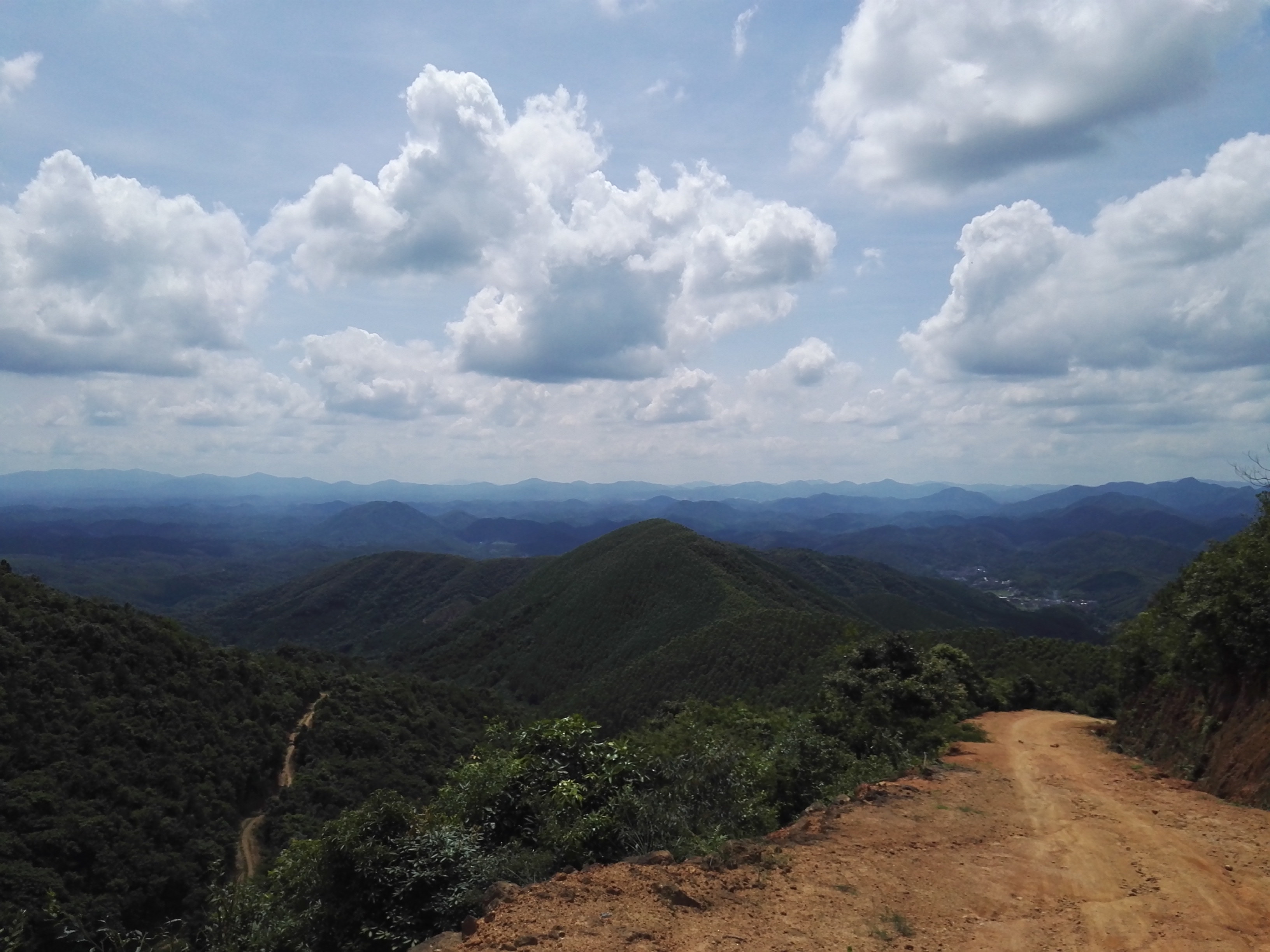云飞嶂