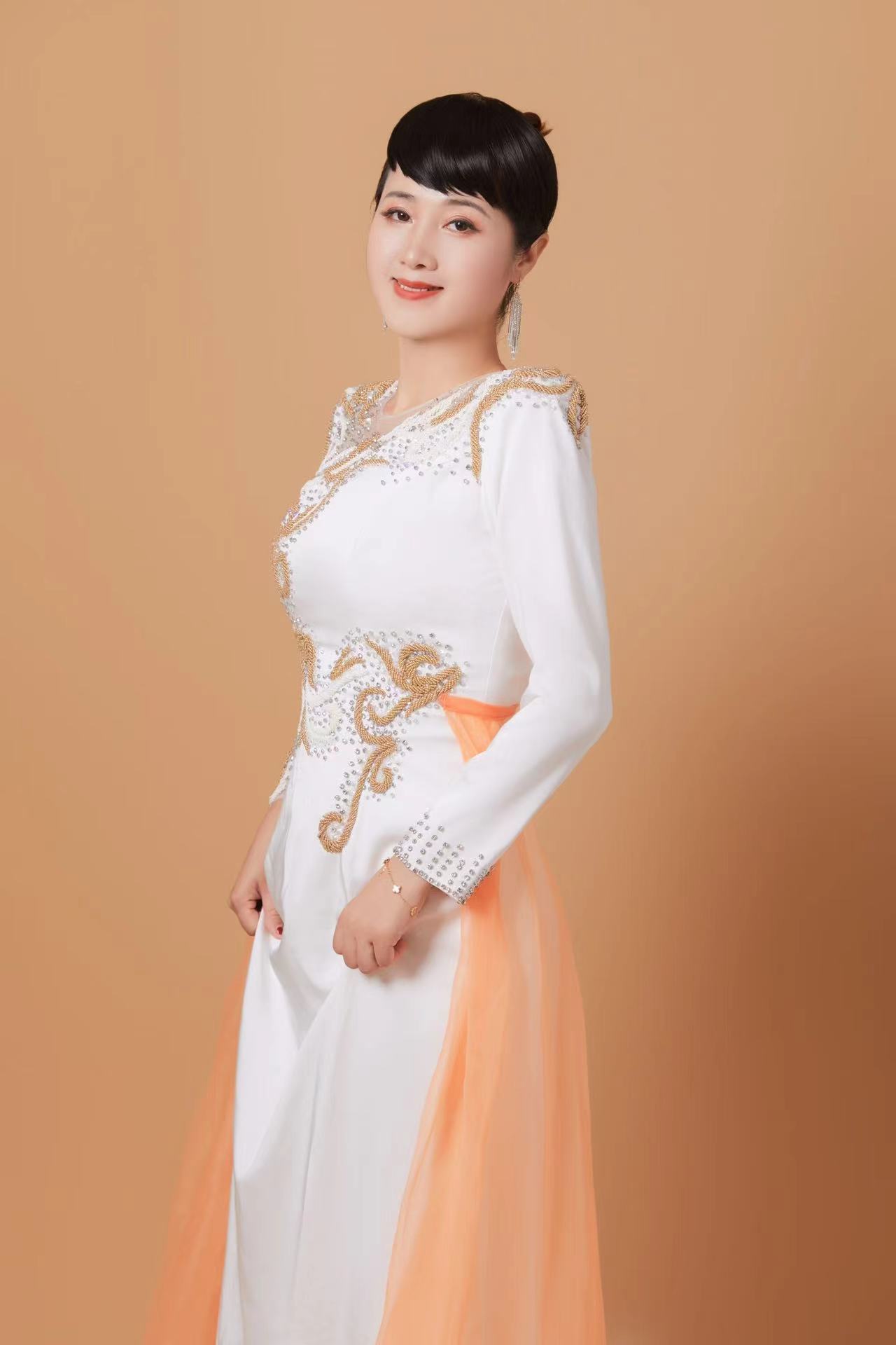  p data-id="uj8skjnva9gz">朱雪芬,中国内地女歌手,代表作《阿哥阿妹