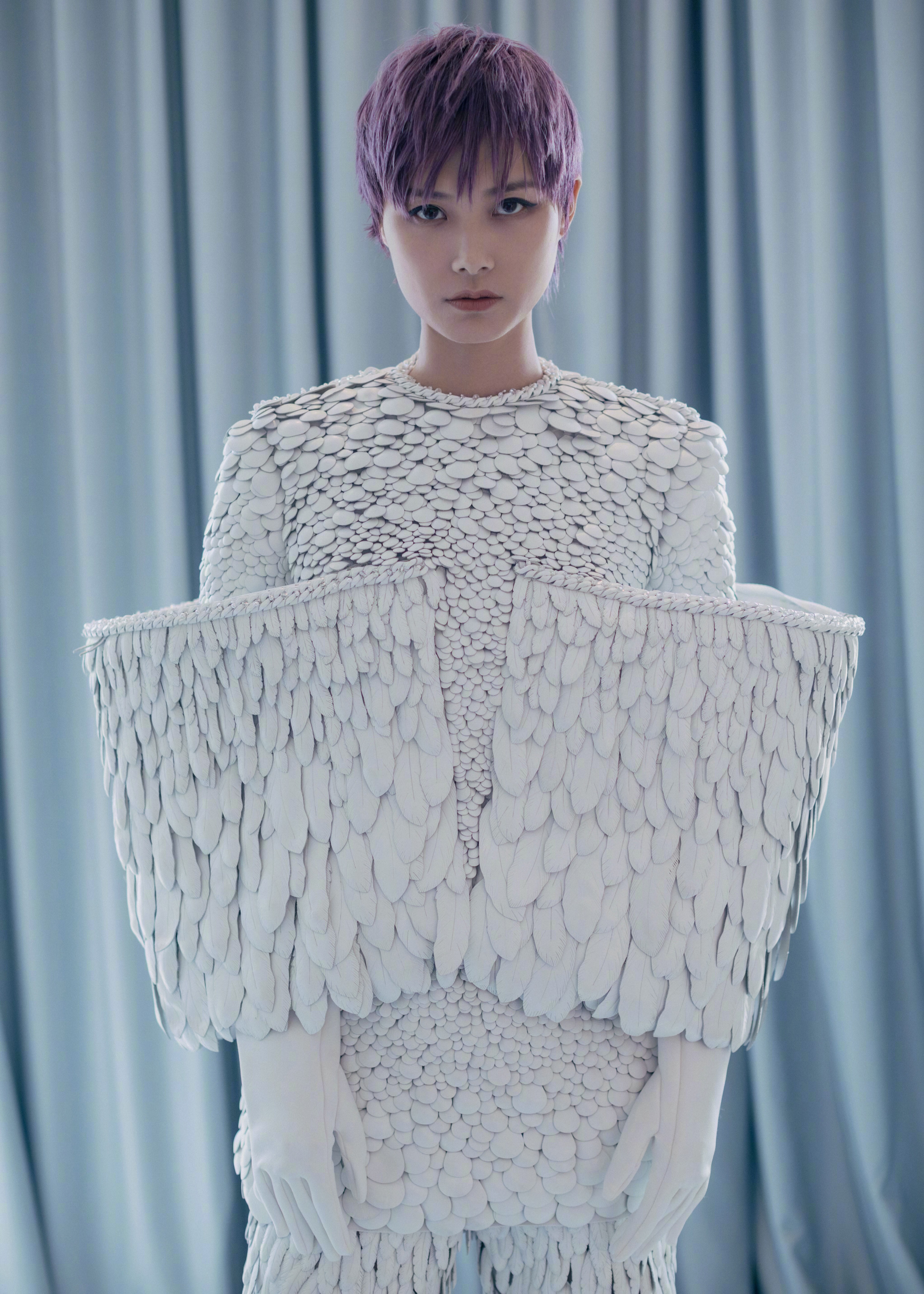  p>李宇春(chris lee),1984年3月10日出生于成都,中国流行女歌手,演员