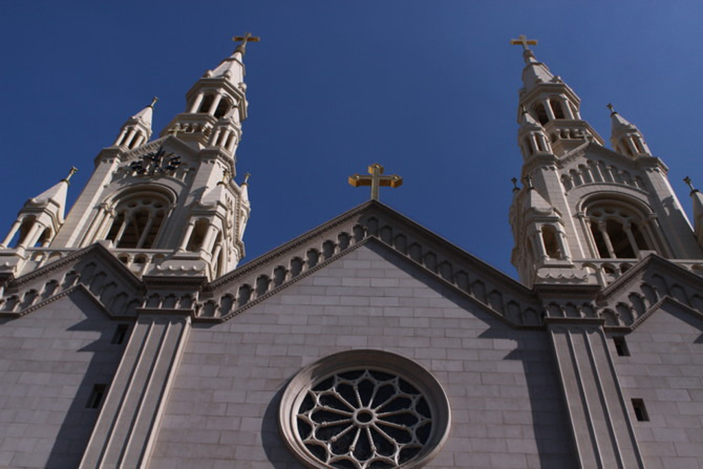 保定市圣伯多禄圣保禄天主教堂