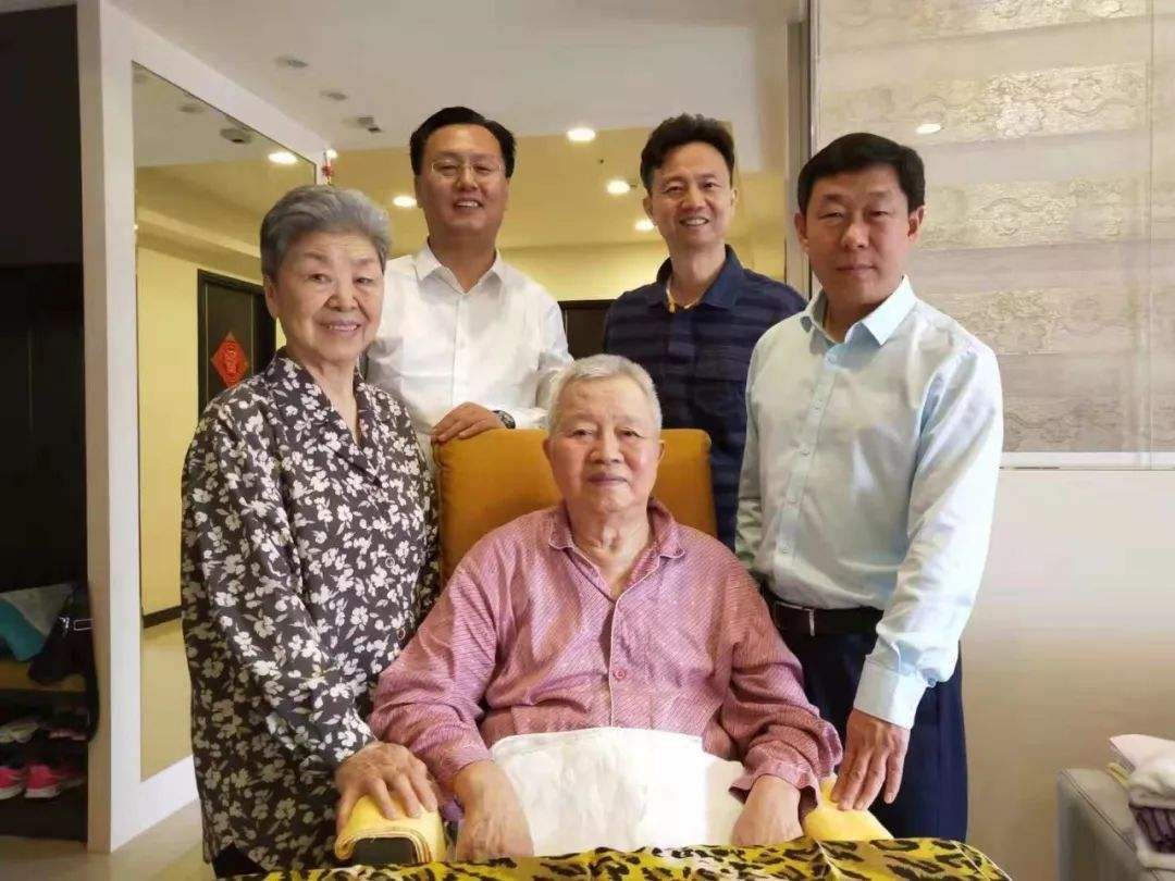 曾仕强，从“国学大师”到“中国管理学之父”，高人还是忽悠？_百科TA说