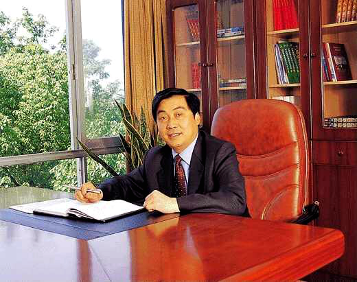 "21608">中文系本科毕业后到富阳中学任教,历任教务副主任,副校长