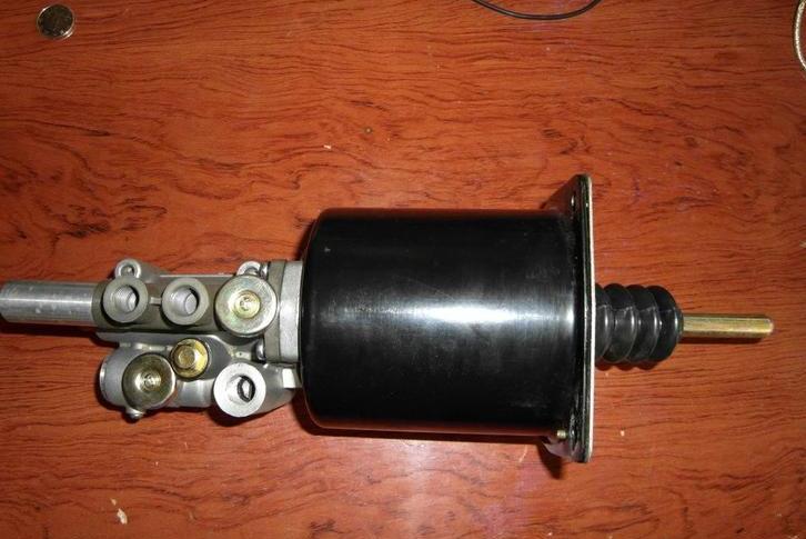 离合器液压气助力系统助力器