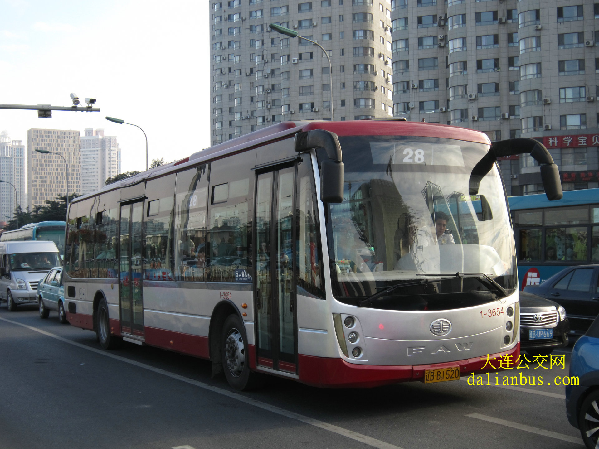  p>该车由 a target="_blank" href="/item/一汽客车大连客车厂