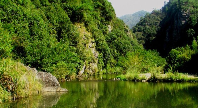  p>鼓岭鸳鸯谷,位于福州鼓岭柳杉王公园东南侧,毗邻柯坪水库.