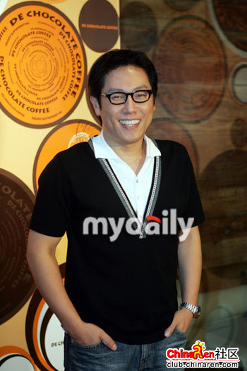  p>尹钟信 (         ),1969年10月15日出生于韩国首尔,韩国影视演员