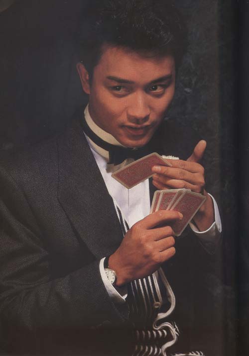  p>张国荣(1956年9月12日-2003年4月1日),出生于香港,中国香港男歌手