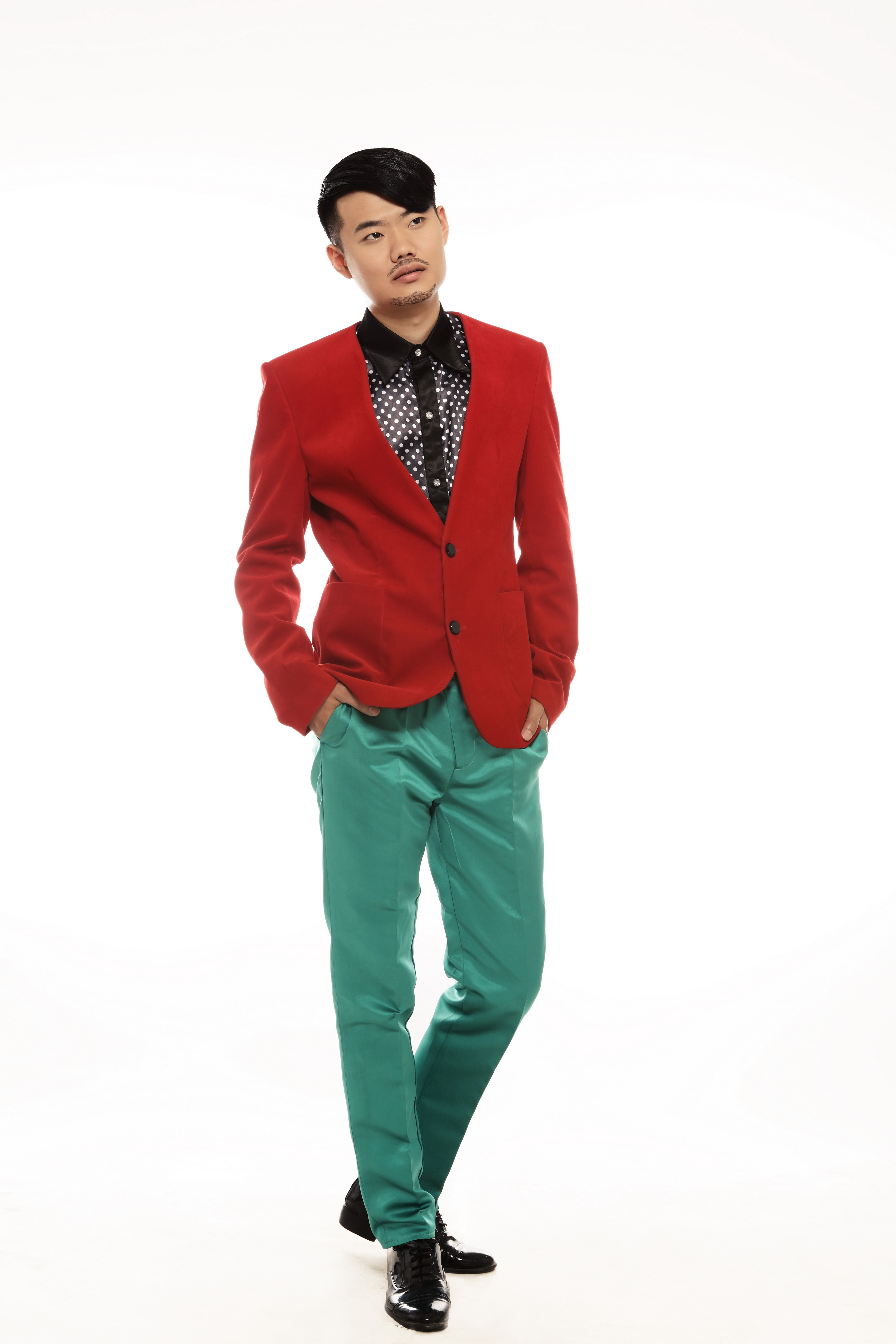 官羽以极具辨识度的 a target="_blank" href="