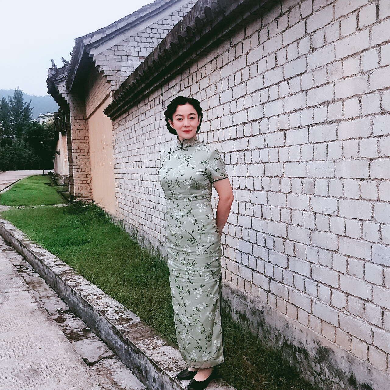  p>左雯璐,1973年10月25日出生,毕业于 a target="_blank" href="