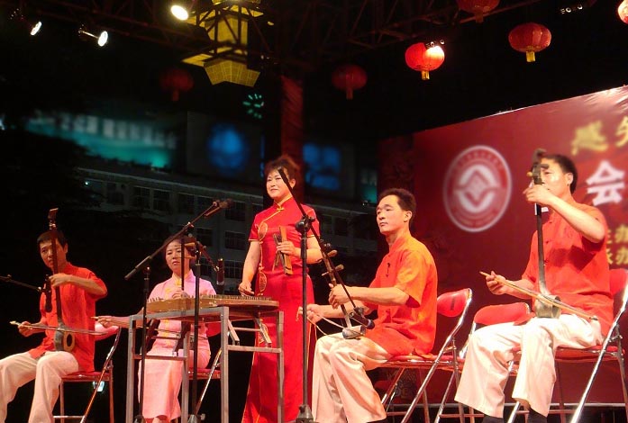  p>豫东琴书是一种河南省永城市,民权县,柘城县的戏曲剧种,其发源地就